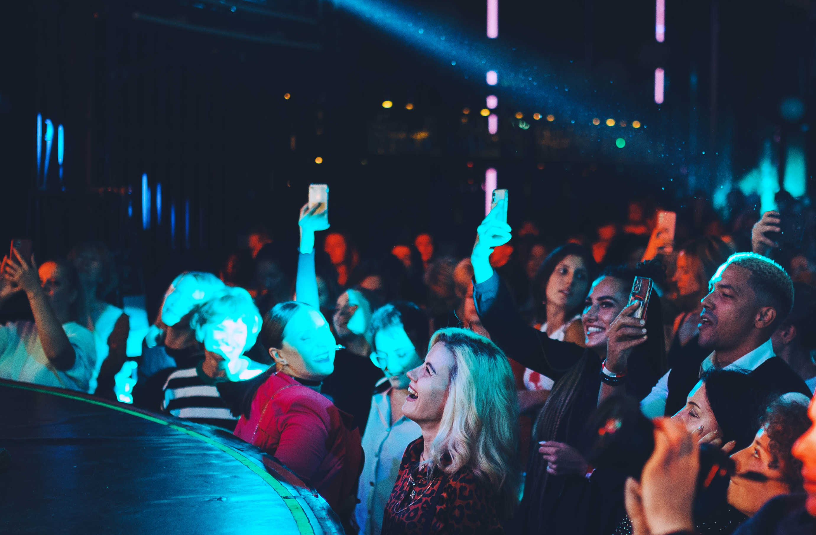 Хиты танцпола 2023. Герои танцпола. Хиты танцпола 2023. Красивый крутой клуб в геленджике. Танцпол 2023.