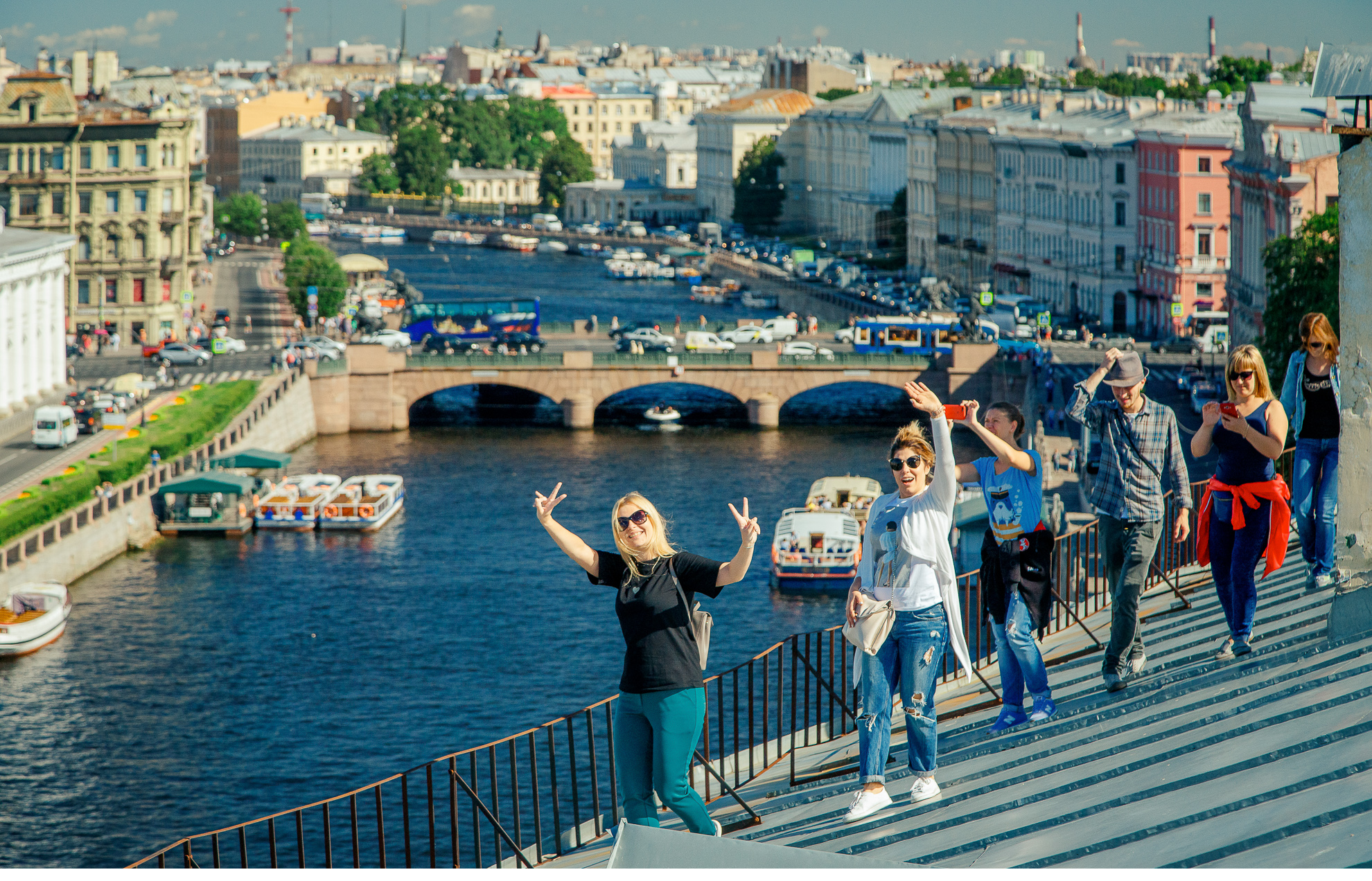 Санкт петербург экскурсии где лучше. Экскурсия на крыше. Прогулки по крышам Санкт-Петербурга. Прогулка по крышам Питера.