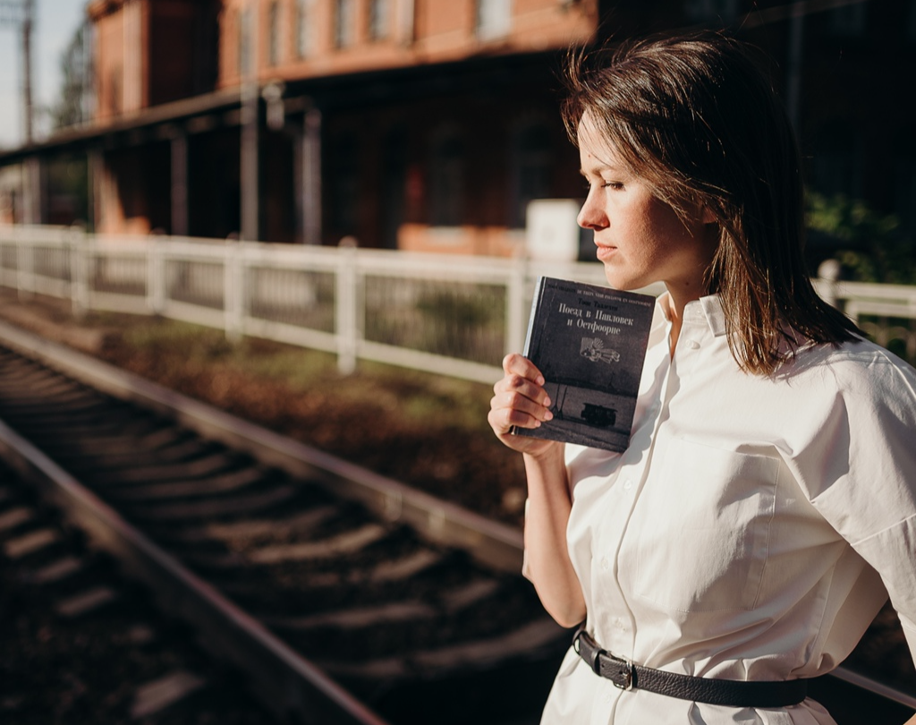 Женщина в поезде книга. Нежное поколение. Неслучайная попутчица в Нижнем Новгороде.