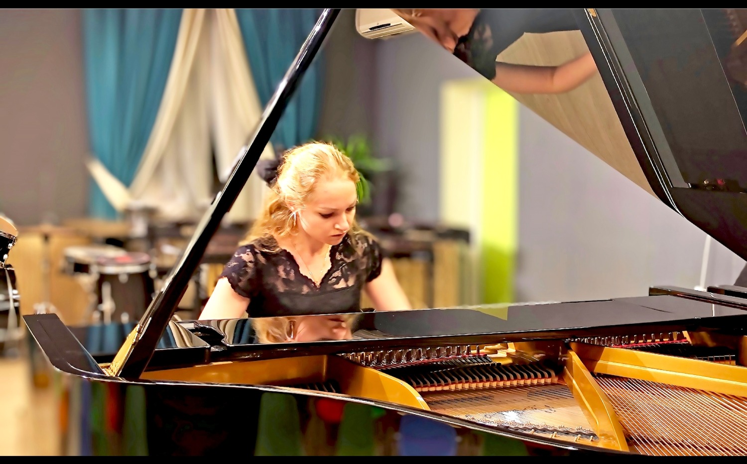 Салон с историей: Нувеллистъ №3 — концерт и экскурсия — Время вперёд 100 лет прогресса — вечеринка с фуршетом в музее на Невском