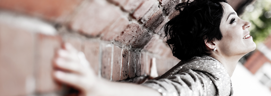 ДЖАЗОВАЯ ФЕЕРИЯ И КАРИНА КОЖЕВНИКОВА