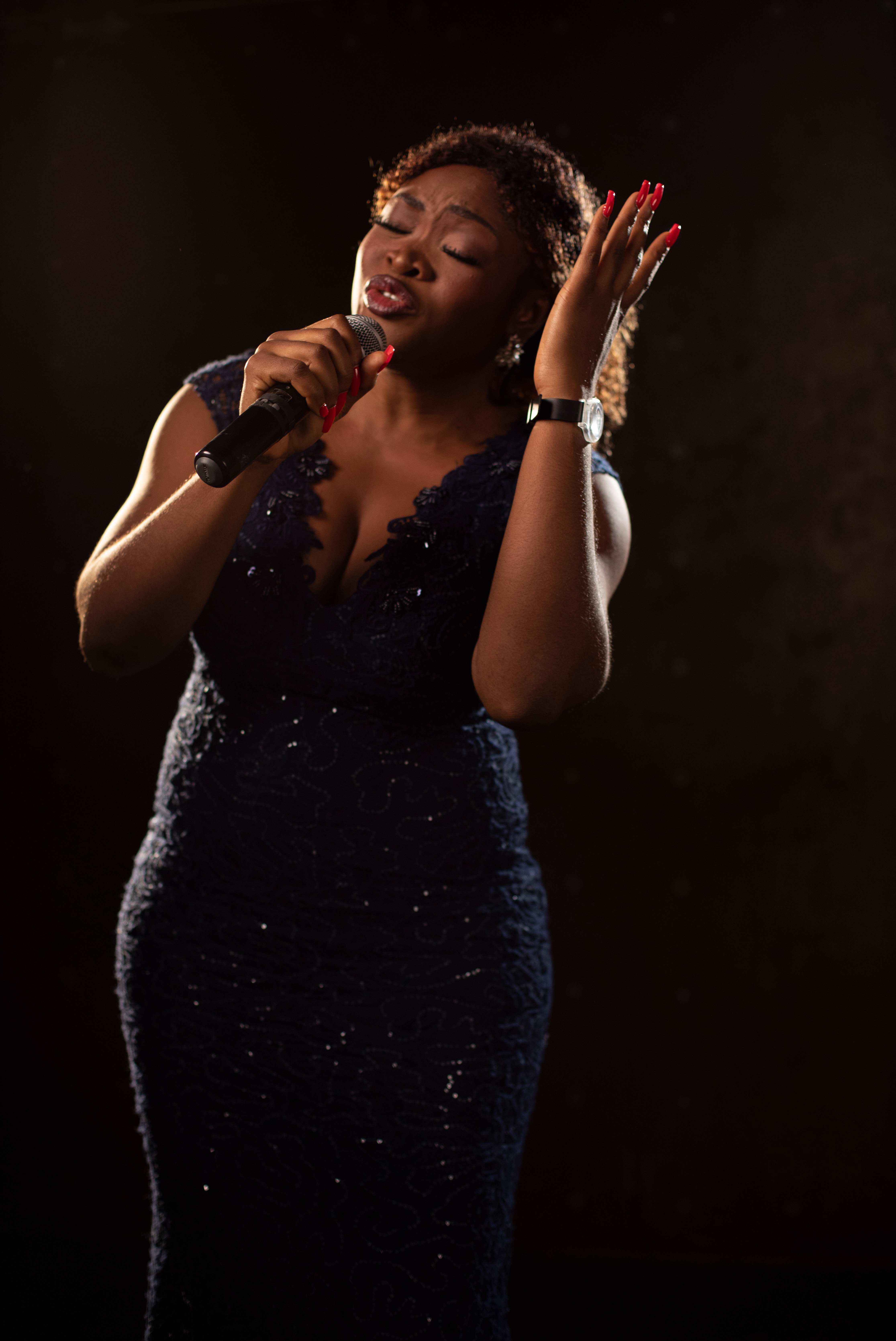 Мировые хиты от дивы из Африки в высотке на Котельнической