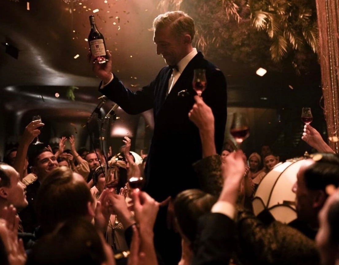 Сборные корпоративы в стиле «Полночь в Париже»