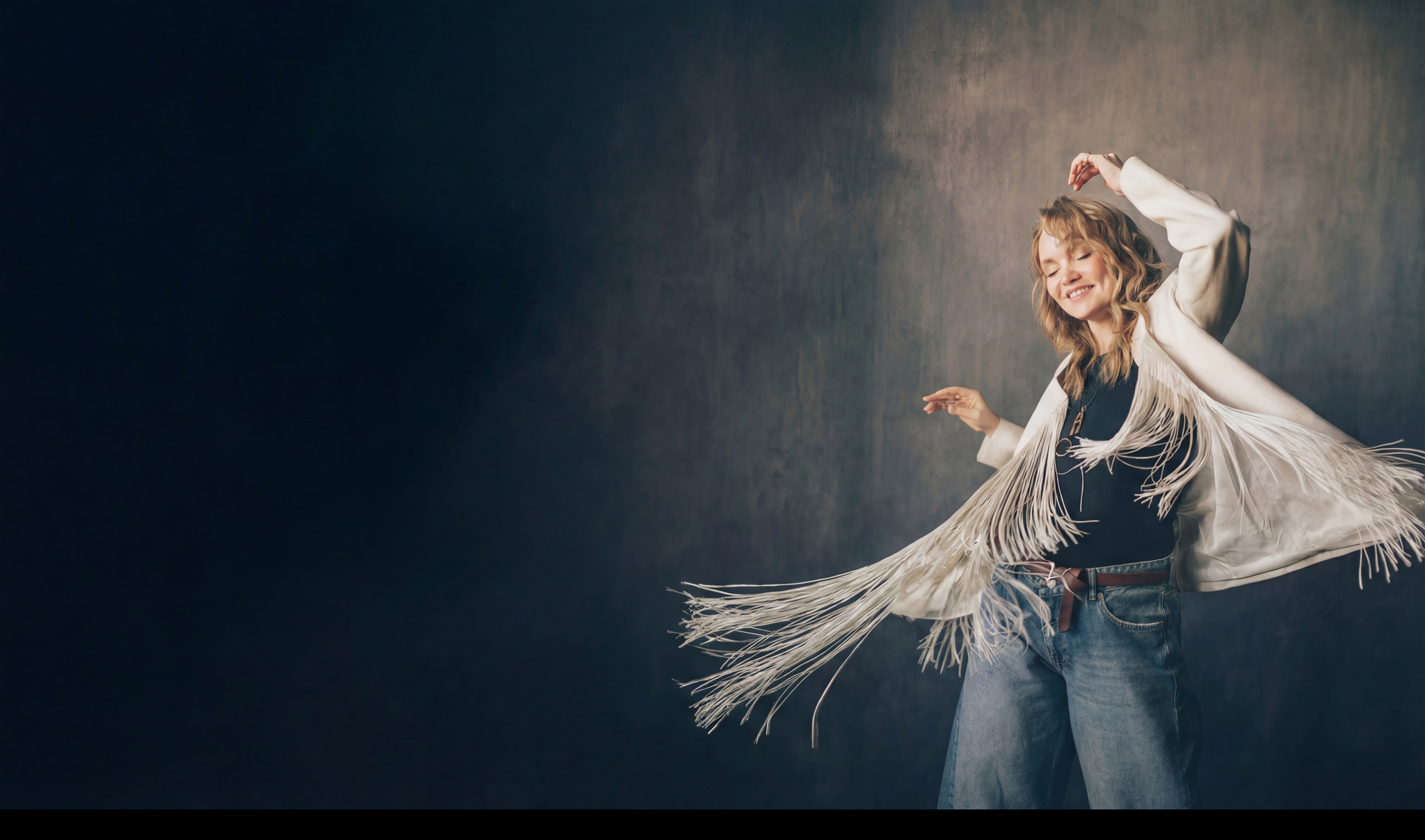 Саша Алмазова «негрустные песни»