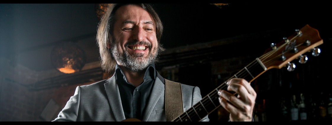 ИЛЬДАР КАЗАХАНОВ & «ACOUSTIC PINK TRIO»