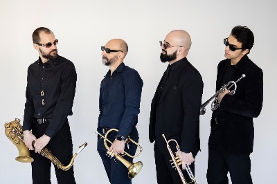 Хиты 80-х и 90-х в исполнении джазового оркестра Good Orchestra
